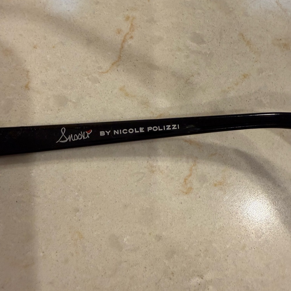 Snooki by Nicole Polizzi sunglasses.  Comes with case as shown - Picture 5 of 6